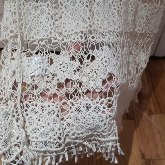 Top - Picture 2 of 3